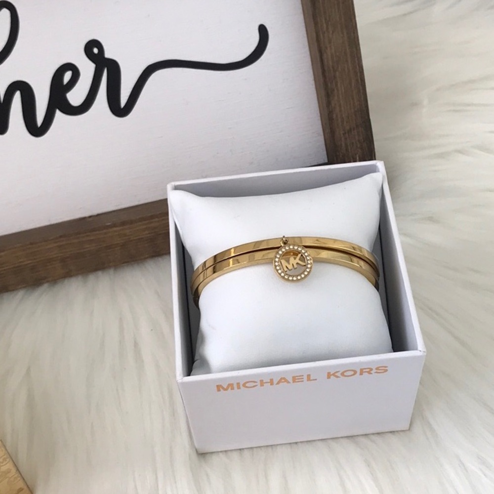 NEW ⭐️ Michael Kors Gold Logo Bracelet Set